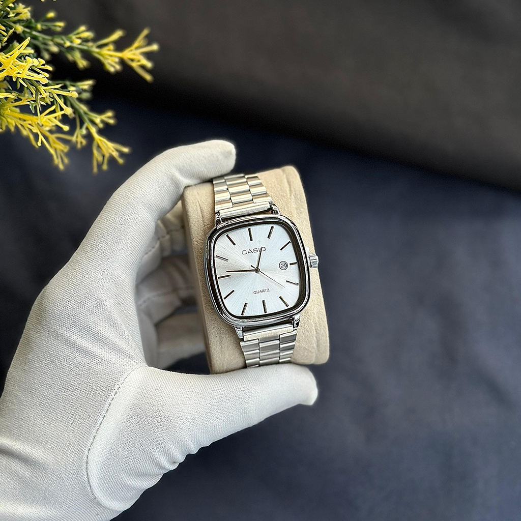 CASIO Oval Elegant Quartz Wrist Watch – Modern Classic Design